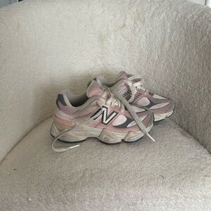 Girls New Balance 9060 Pink barely worn